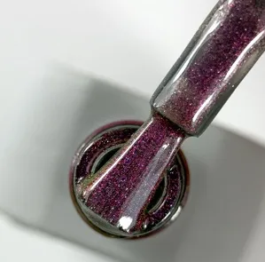 Гель-лак з ефектом котячого ока хамелеон, 9 мл №07CC Cat Chameleon Gel Polish SAGA Professional 