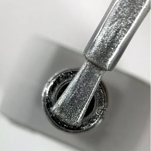 Гель-лак кришталева кішка,  9 мл Cat Shine SILVER Gel Polish SAGA Professional