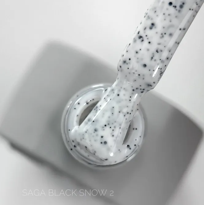 Гель-лаки з чорною крихтою, 9 мл №02 Snow Black Gel Polish SAGA Professional