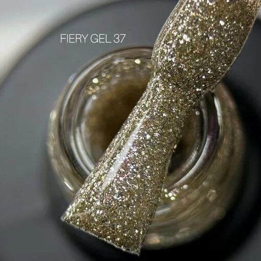 Гель-лак світловідбиваючий, 9 мл №37 Fiery Gel Polish SAGA Professional