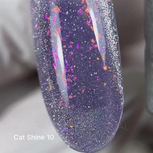 Гель-лак кришталева кішка з хлоп`ями юкі, 9 мл №10 Cat Shine Gel Polish SAGA Professional